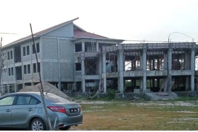 Kompleks Masjid Tahfiz Al-Ayubi yang masih dalam pembinaan.
