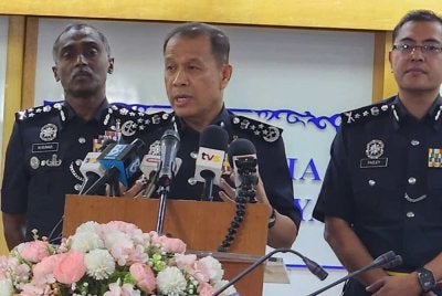 Mohd Khalid ketika sidang akhbar di IPD Putrajaya pada Isnin.
