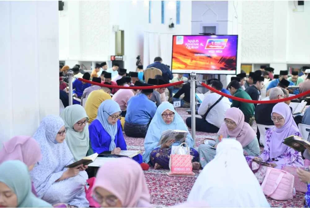 Peserta dibahagikan kepada 60 kumpulan, masing-masing 30 kumpulan lelaki dan perempuan.