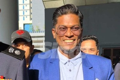 Zamri Vinoth mengaku tidak bersalah atas satu pertuduhan mengeluarkan kenyataan berhubung penganjuran perhimpunan di hadapan sebuah kompleks beli-belah di ibu negara, bulan lalu.