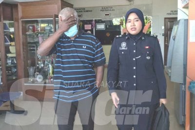 Mahendra Bhoopathy (kiri) mengaku bersalah di Mahkamah Majistret Seremban atas pertuduhan di bawah Seksyen 505(b) Kanun Keseksaan.