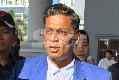 Peguam kepada Zamri Vinoth mempersoalkan layanan berbeza yang diterima anak guamnya berbanding seorang lagi individu, Arun Dorasamy yang turut didakwa di bawah peruntukan undang-undang sama.