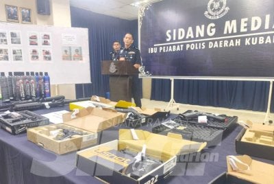 Mohd Radzi ketika sidang akhbar di Ibu Pejabat Polis Daerah (IPD) Kubang Pasu, Jitra pada Selasa.