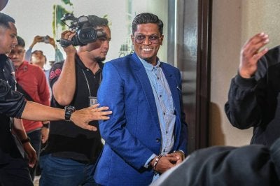 Zamri Vinoth didakwa di Mahkamah Majistret di sini hari ini atas pertuduhan membuat kenyataan yang menimbulkan kegentaran awam berhubung penganjuran perhimpunan di hadapan sebuah kompleks beli-belah di ibu negara, bulan lepas. - Foto: Bernama