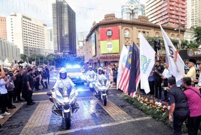 Muhamed Hasbullah ketika melancarkan Op Selamat pada Selasa.