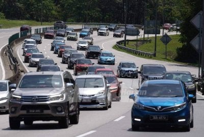 Keadaan aliran trafik di GOMBAK - Aliran trafik di Lebuhraya Kuala Lumpur–Karak arah Pantai Timur. Foto: Sinar Harian/ROSLI TALIB.