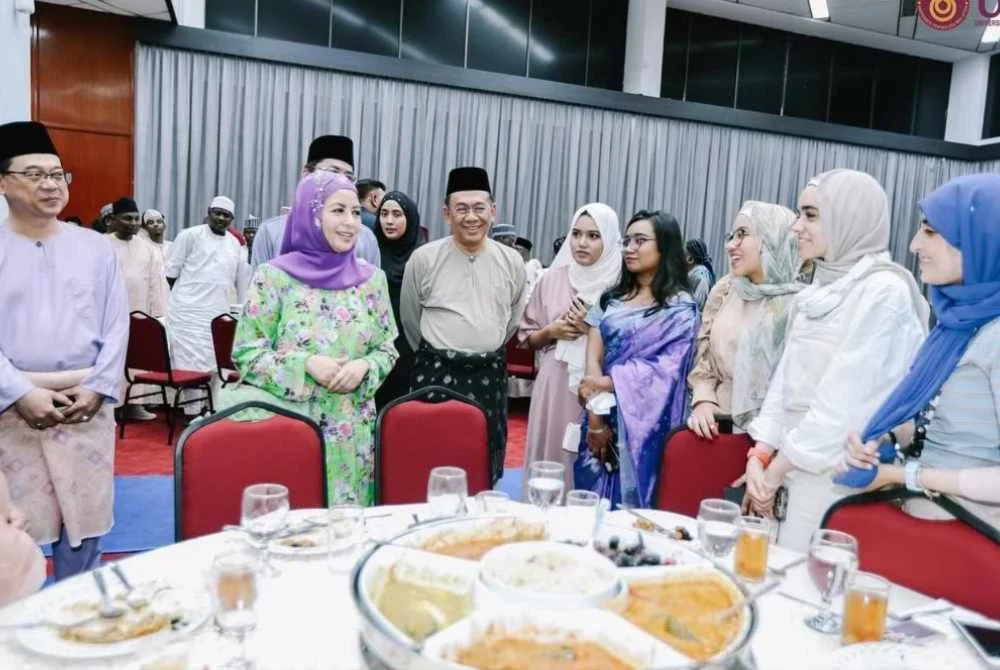 Kenangan manis Hajar Hisham bertemu Raja Permaisuri Agong, Raja Zarith Sofiah, semasa sambutan Aidilfitri