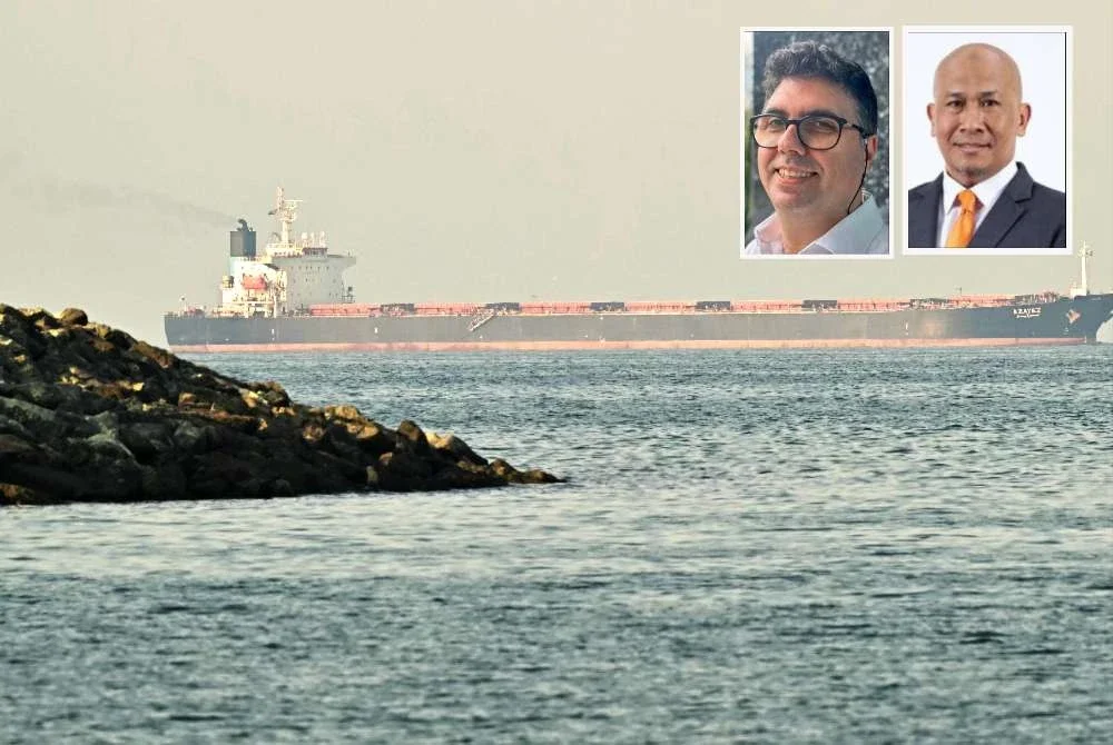 Sebuah kapal kargo dirakam di perairan luar pantai bandar Fujairah di Selat Hormuz. Gambar kecil: Mohd Afzanizam (kanan) dan Carmelo Ferlito