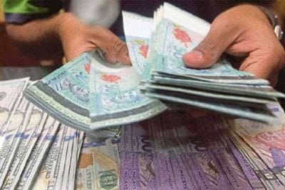 Pada 8 pagi, ringgit merosot kepada 3.9300/9400 berbanding dolar AS daripada 3.9145/9205 ketika ditutup pada Rabu