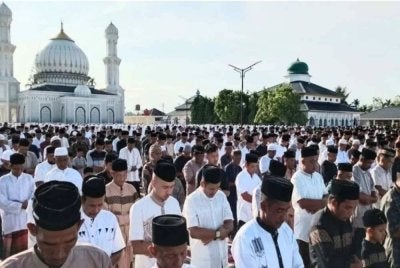 Ribuan pengikut tarekat Syattariyah telah menyambut Hari Raya Aidilfitri 1447 Hijrah. - Foto Agensi 
