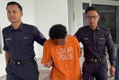 Suspek direman empat hari oleh Mahkamah Majistret Ayer Keroh, di sini pada Jumaat.
