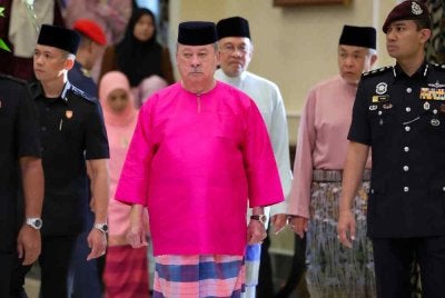 Sultan Ibrahim berkenan berangkat ke Majlis Ramah Mesra Hari Raya Aidilfitri di Istana Negara pada Sabtu. Foto Bernama