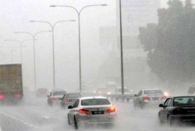 MetMalaysia mengeluarkan amaran ribut petir, hujan lebat dan angin kencang di Perak, Selangor serta Kuala Lumpur. Foto hiasan
