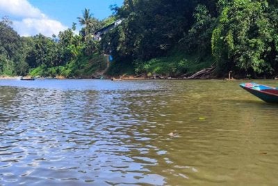 Seorang remaja lelaki berusia 15 tahun ditemukan lemas di Sungai Bangkit Katibas, Kapit pada Ahad. 
