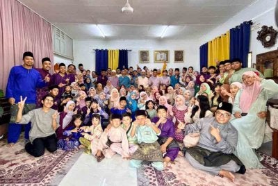 Bee Happy Famili pada 1 Syawal.