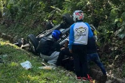 Seorang lelaki maut manakala lima lagi cedera dalam kemalangan melibatkan dua kenderaan di Jalan Raya Timur Barat (JRTB) Gerik-Jeli berhampiran Hentian Rehat dan Rawat (R&R) Puncak Titiwangsa.
