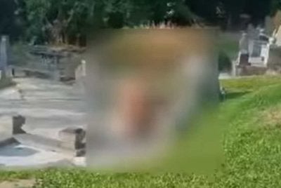 Tangkap layar hantaran video tular di Facebook.