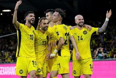 Harimau Malaya menerima impak besar akibat skandal pemalsuan dokumen apabila kini berada di kedudukan ke-135 dunia.