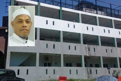 Keadaan terbaharu Maahad Tahfiz Aman Bistari yang telah dibaik pulih hasil gotong-royong kakitangan dan pelajar sekolah berkenaan. Gambar kecil: Asri