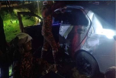 Dua lelaki maut dalam kemalangan membabitkan dua kenderaan di Kampung Seri Makmur, Batu 7 di Kuala Kurau, awal pagi tadi.
