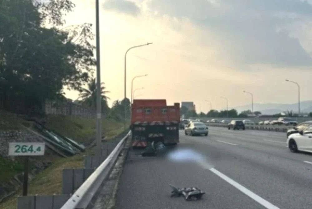 Mangsa disahkan meninggal dunia di lokasi kejadian.
