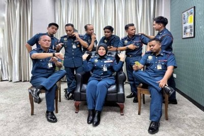 Team Media Sosial BBP Meru Raya bersama Pengarah Jabatan Bomba Dan Penyelamat Malaysia Negeri Perak, Datuk Sayani Saidon selaku tulang belakang yang menggerakkan pasukan untuk terus berkarya.