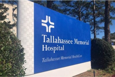 Tallahassee Memorial Healthcare memfailkan saman terhadap seorang pesakit yang didakwa enggan meninggalkan wad walaupun telah discaj sejak Oktober tahun lalu