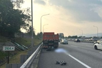Mangsa disahkan meninggal dunia di lokasi kejadian.