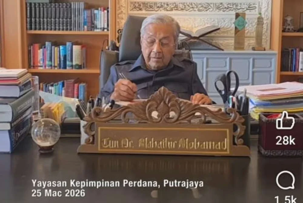 Dr Mahathir berada dalam keadaan sihat dan kembali menjalankan rutin kerja di pejabatnya di Yayasan Kepimpinan Perdana.