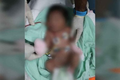 Bayi dipercayai baru lahir ditemui dalam keadaan masih hidup serta bertali pusat.