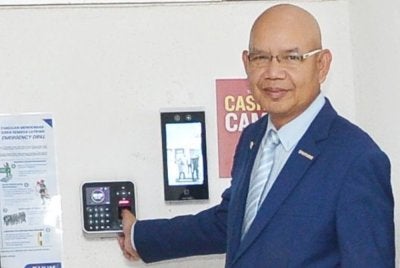 Ahmad Martadha ketika memulakan tugas sebagai Naib Canselor UUM pada Disember tahun lalu. 