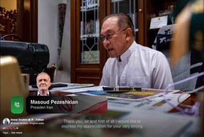 Pezeshkian menyuarakan perkara itu dalam satu perbualan telefon bersama Anwar.