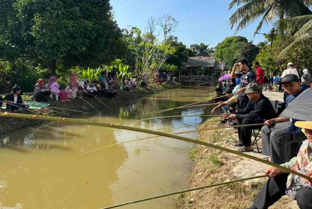 Pertandingan memancing santai ini sekali gus mengeratkan hubungan penduduk kampung.