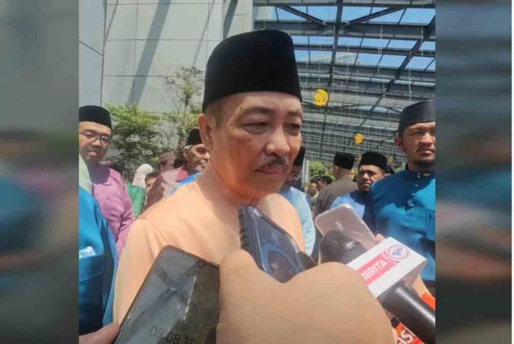 Hajiji ketika ditemui pemberita selepas hadir Majlis Sambutan Rumah Terbuka Hari Raya Aidilfitri Kerajaan Negeri Sabah di SICC, Kota Kinabalu.
