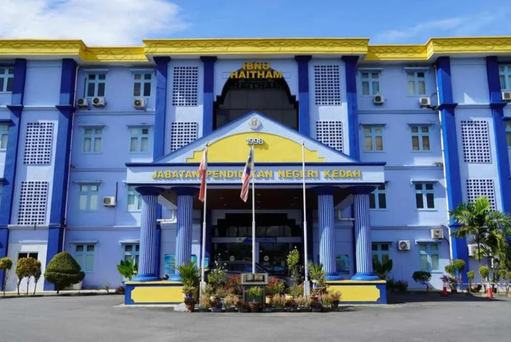 Sebanyak 206 sekolah di Kota Setar dan Pendang melaksanakan PdPR selama tiga hari susulan cuaca panas tahap 2 bagi memastikan keselamatan pelajar dan guru. - Gambar hiasan