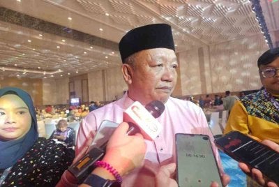 Jafry ditemui pemberita semasa hadir Majlis Rumah Terbuka Aidilfitri Kerajaan Sabah, di Pusat Konvensyen Antarabangsa Sabah (SICC), pada Sabtu.