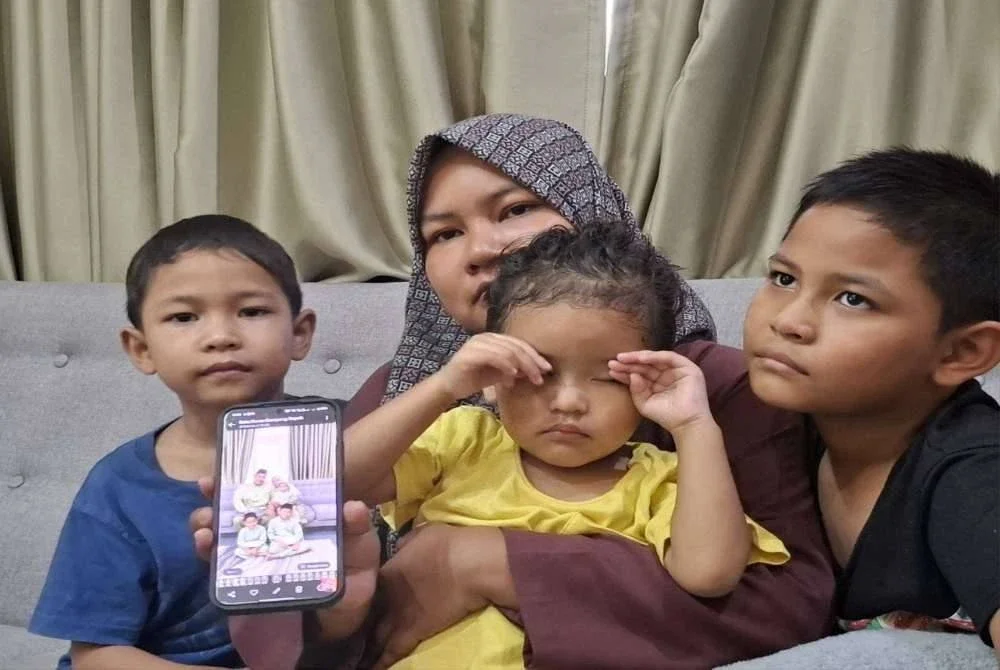 Isteri dan tiga anak Amirul masing-masing berusia sembilan, tujuh dan dua tahun.