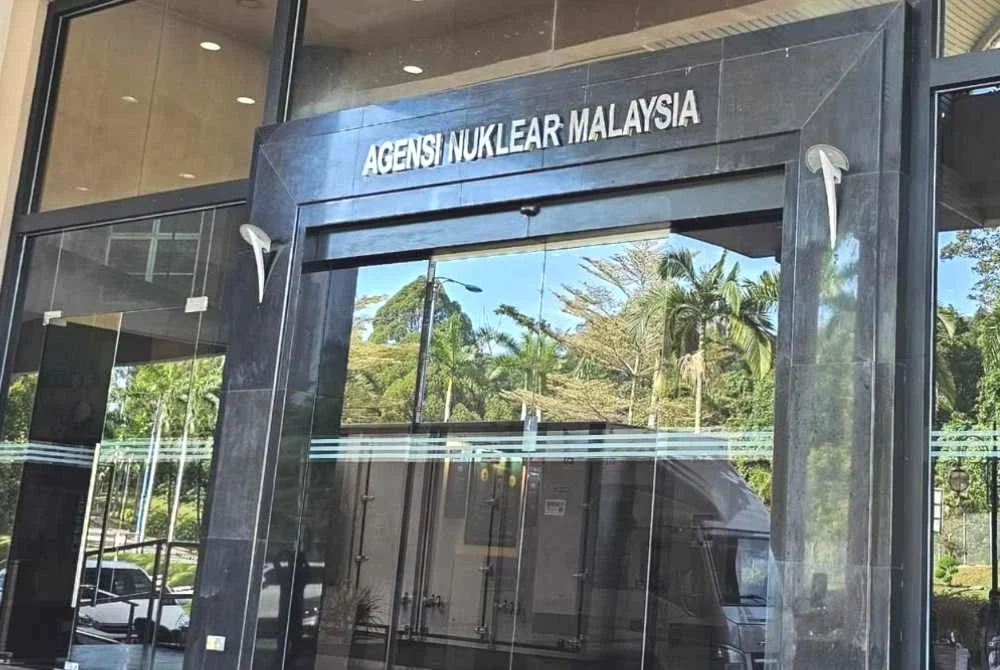 Malaysia masih menilai pelaksanaan tenaga nuklear sebagai sebahagian daripada strategi tenaga jangka panjang negara.