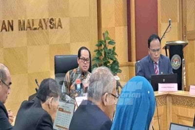 Mohd Azam ketika mengumumkan keputusan SPM 2025, pada Selasa.