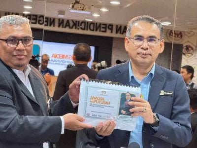 Mohammad Dziauddin ketika sidang akhbar Pengumuman Analisis Keputusan SPM 2025 Pulau Pinang di JPN Pulau Pinang pada Selasa.