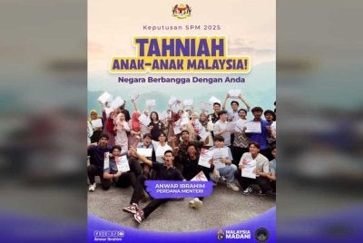 Anwar mengucapkan tahniah kepada pelajar yang berjaya dalam SPM 2025. Foto FB Anwar Ibrahim
