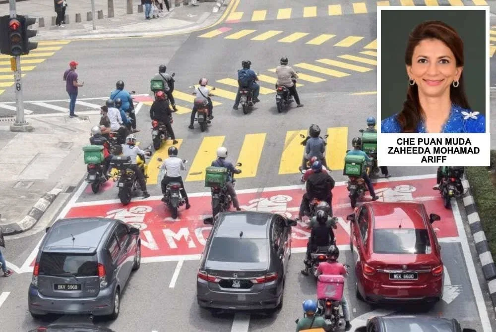 Hampir tujuh daripada 10 kematian melibatkan penunggang motosikal, kebanyakannya golongan muda yang dalam perjalanan ke tempat kerja atau pulang ke rumah. 