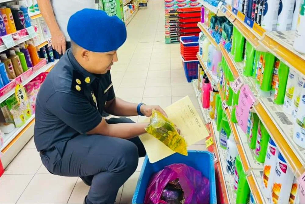 Pemeriksaan dijalankan di permis perniagaan sekitar Perak. Foto Facebook KPDN-Perak