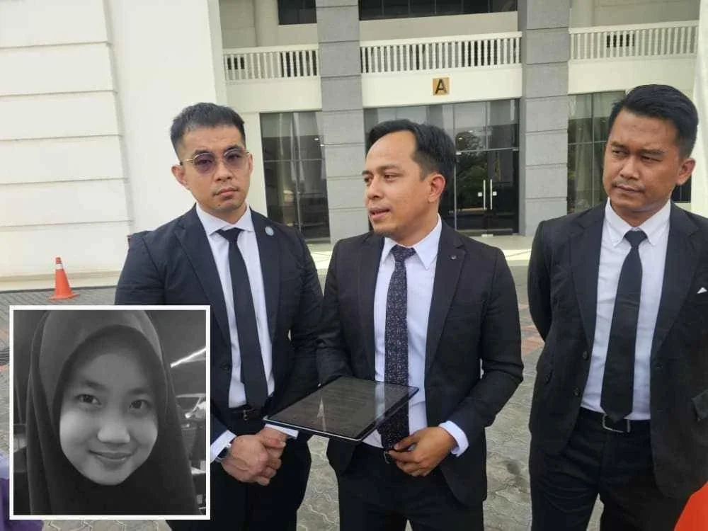 Shahlan (tengah) bersama pasukan peguamnya yang mewakili ibu Zara Qairina di pekarangan Kompleks Mahkamah Kota Kinabalu. Gambar kecil: Allahyarham Zara Qairina.