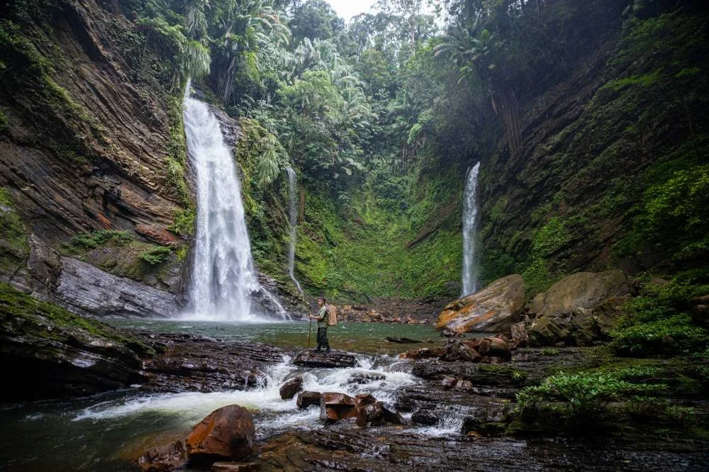 Pesona Air Terjun Tiga Beradik kebanggaan Ulu Baram.