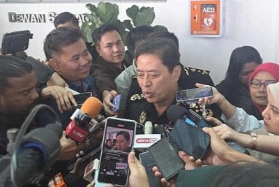 Azam ketika ditemui pemberita semasa Sesi Libat Urus Pasukan Petugas Khas Agensi-Agensi Penguatkuasaan Malaysia (MATF): Way Forward di Ibu Pejabat SPRM Putrajaya pada Khamis.