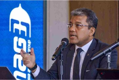 Presiden dan Ketua Pegawai Eksekutif Kumpulan Malaysia Aviation Group, Kapten Nasaruddin A. Bakar, ketika sidang media prestasi kewangan 2025 hari ini.