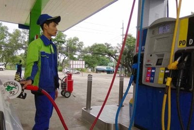 Myanmar mengumumkan pelepasan cukai sementara ke atas import diesel berkelajuan tinggi bagi menstabilkan serta menurunkan harga barangan. - Agensi