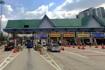 Mengurangkan masa menunggu di plaza tol bukan sekadar soal keselesaan, namun ia adalah soal kecekapan tenaga dan pengurusan kos negara. Gambar hiasan.