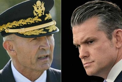 Randy George (kiri) dan Pete Hegseth. Foto AFP